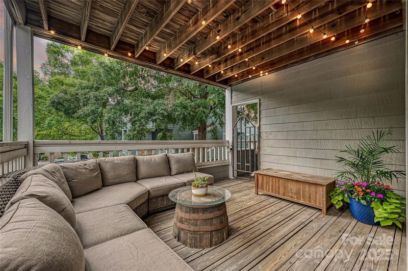 433 68 W 8th Street