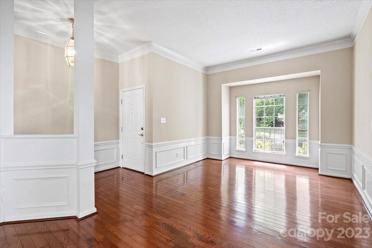 Property image 4 of 6423 Summertree Lane in Providence Commons, Charlotte, NC 28270