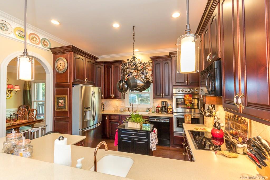 Property image 2 of 2910 Summer Lane in Valley Farms, Waxhaw, NC 28173