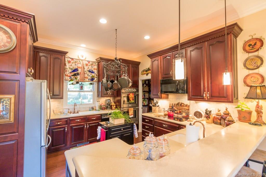 Property image 3 of 2910 Summer Lane in Valley Farms, Waxhaw, NC 28173