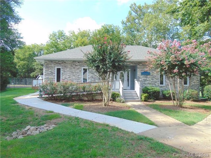 1906 Wellington Hills Circle
