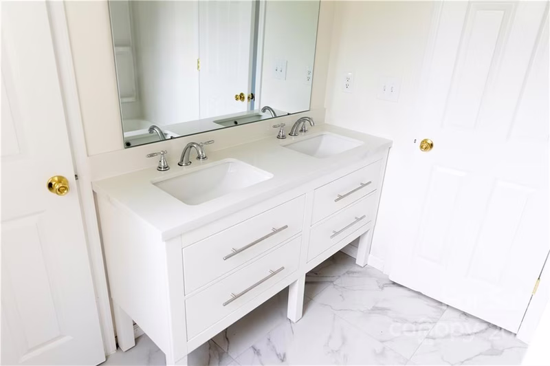 Property image 5 at 1404 Fontana Avenue, Charlotte, NC 28206