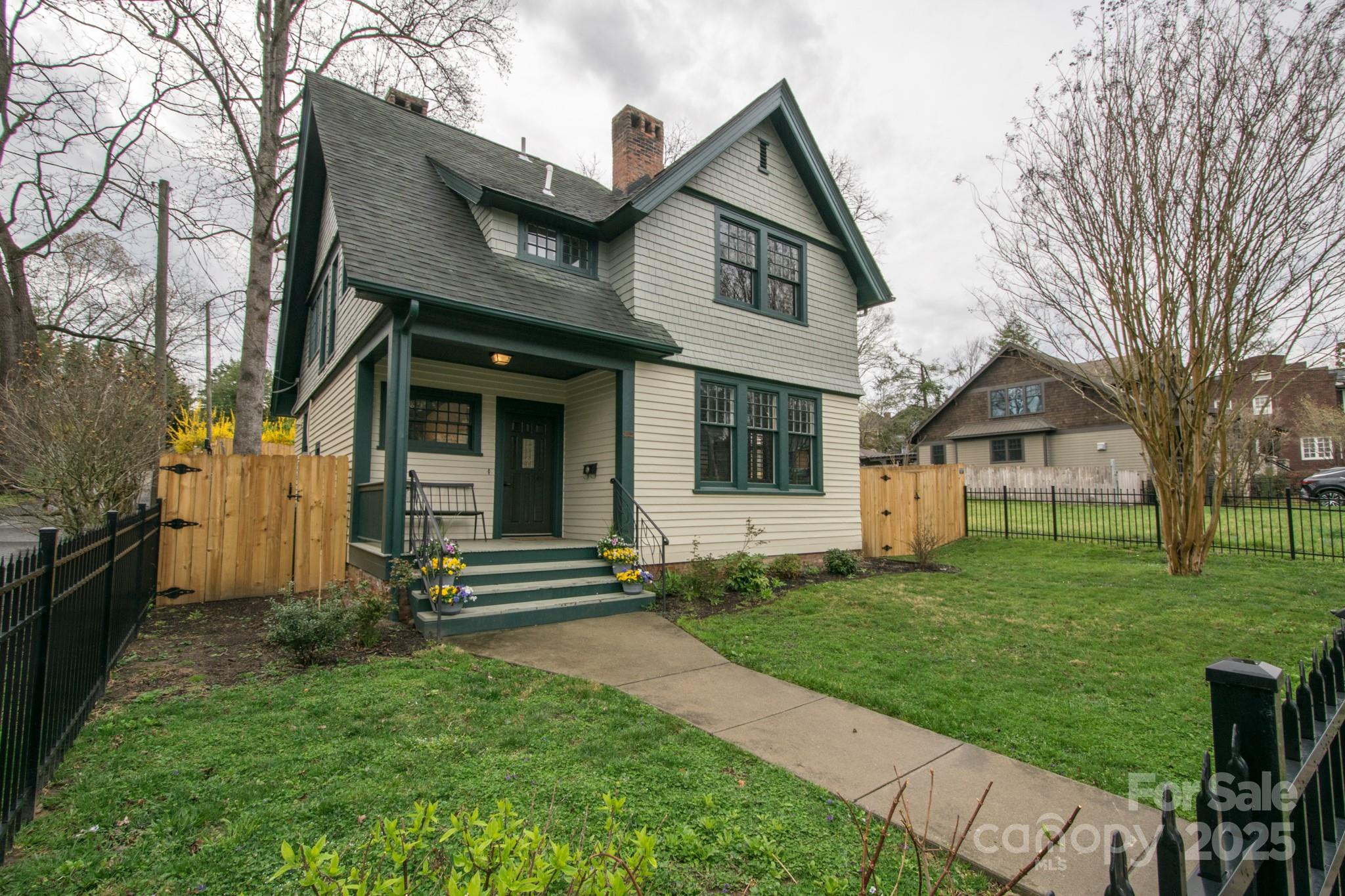 Property image 3 of 122 W Chestnut Street in Montford, Asheville, NC 28801