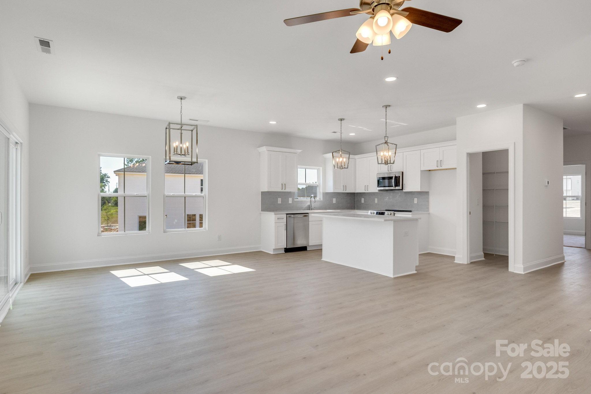 Property image 5 of 450 Contentment Court in Peacewood, Kannapolis, NC 28081