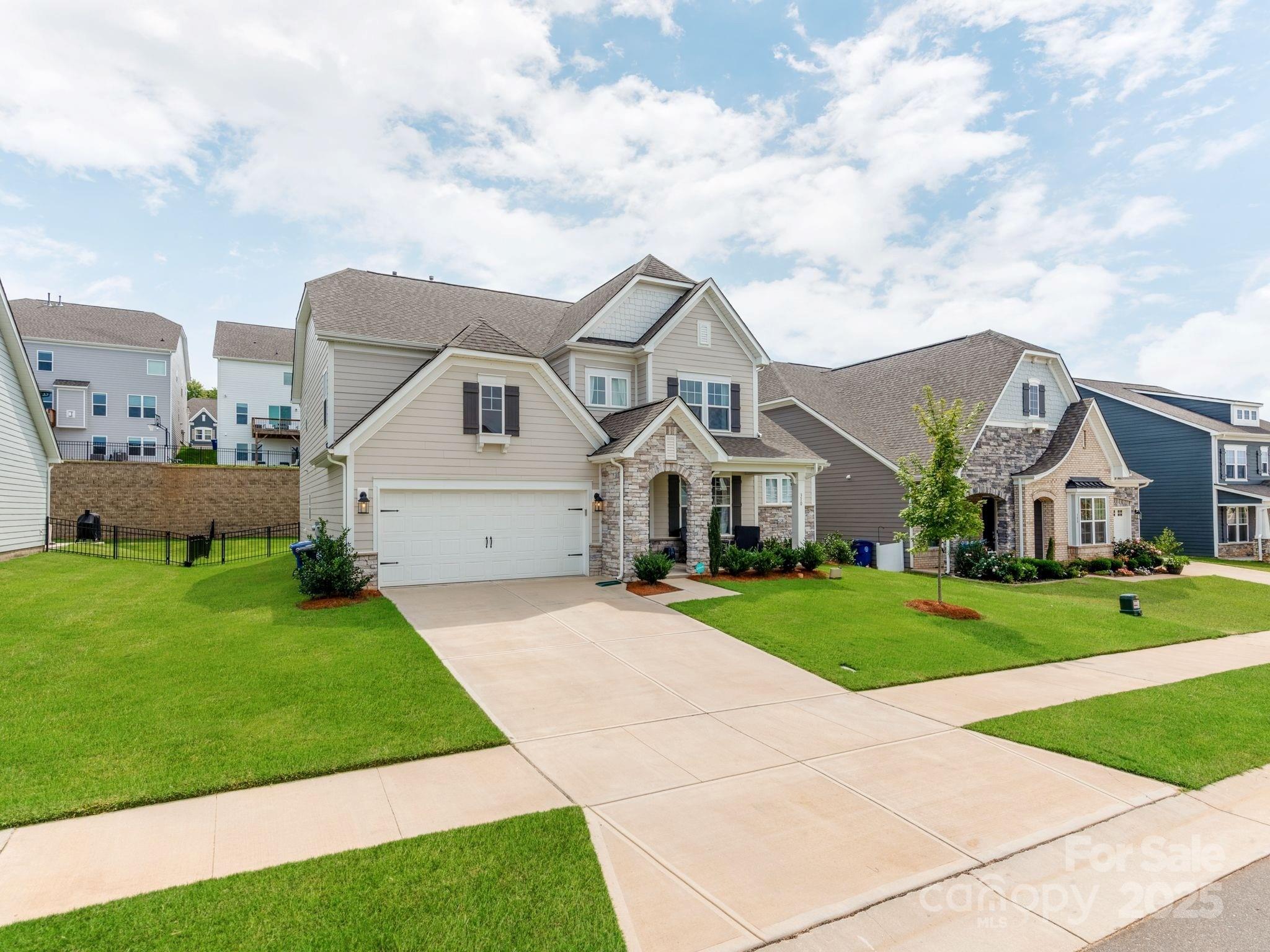Property image 2 of 310 W Waterlynn Road in Reids Cove, Mooresville, NC 28117