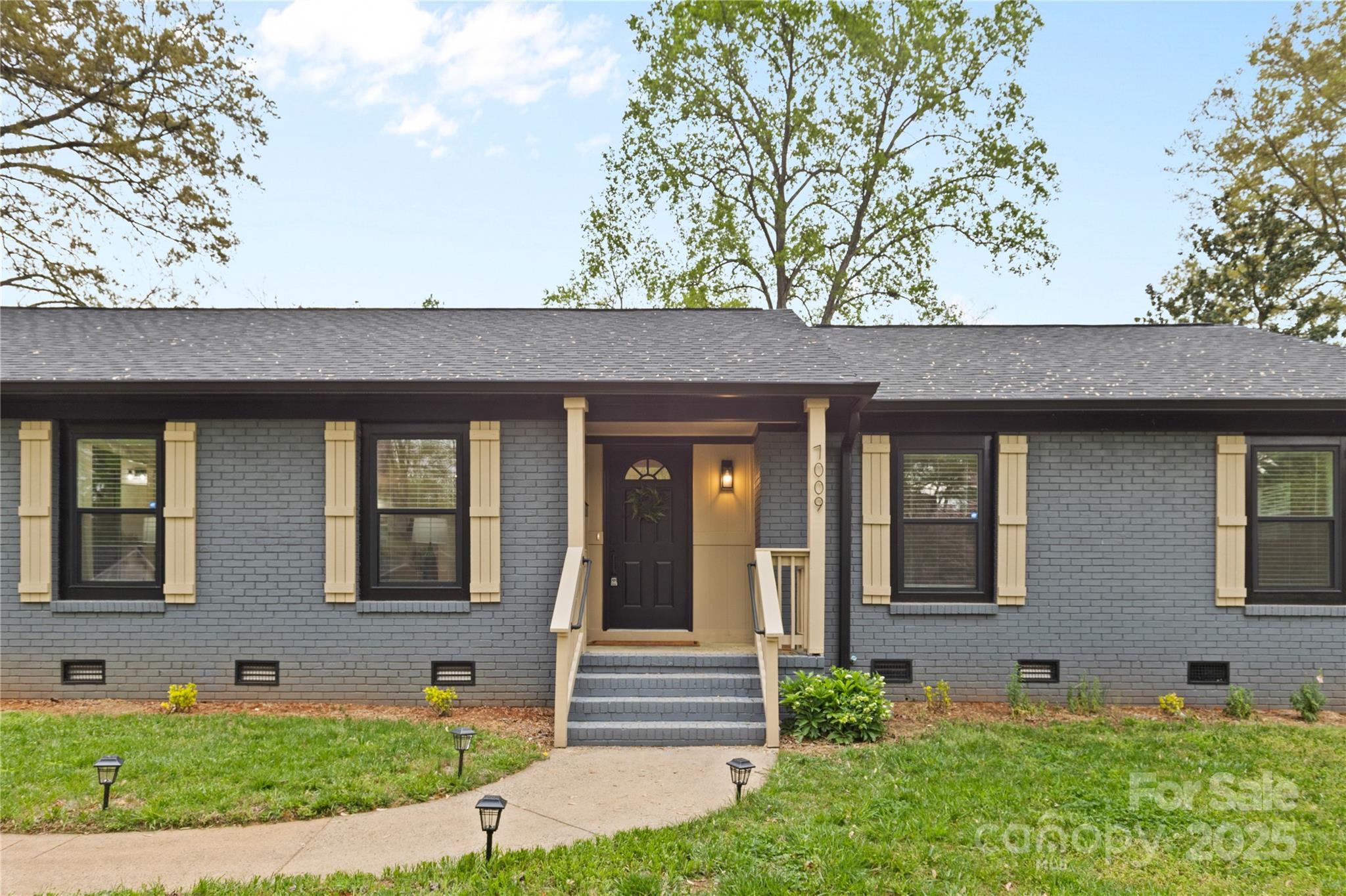 Property image 3 of 7009 Wrentree Drive in Starmount, Charlotte, NC 28210