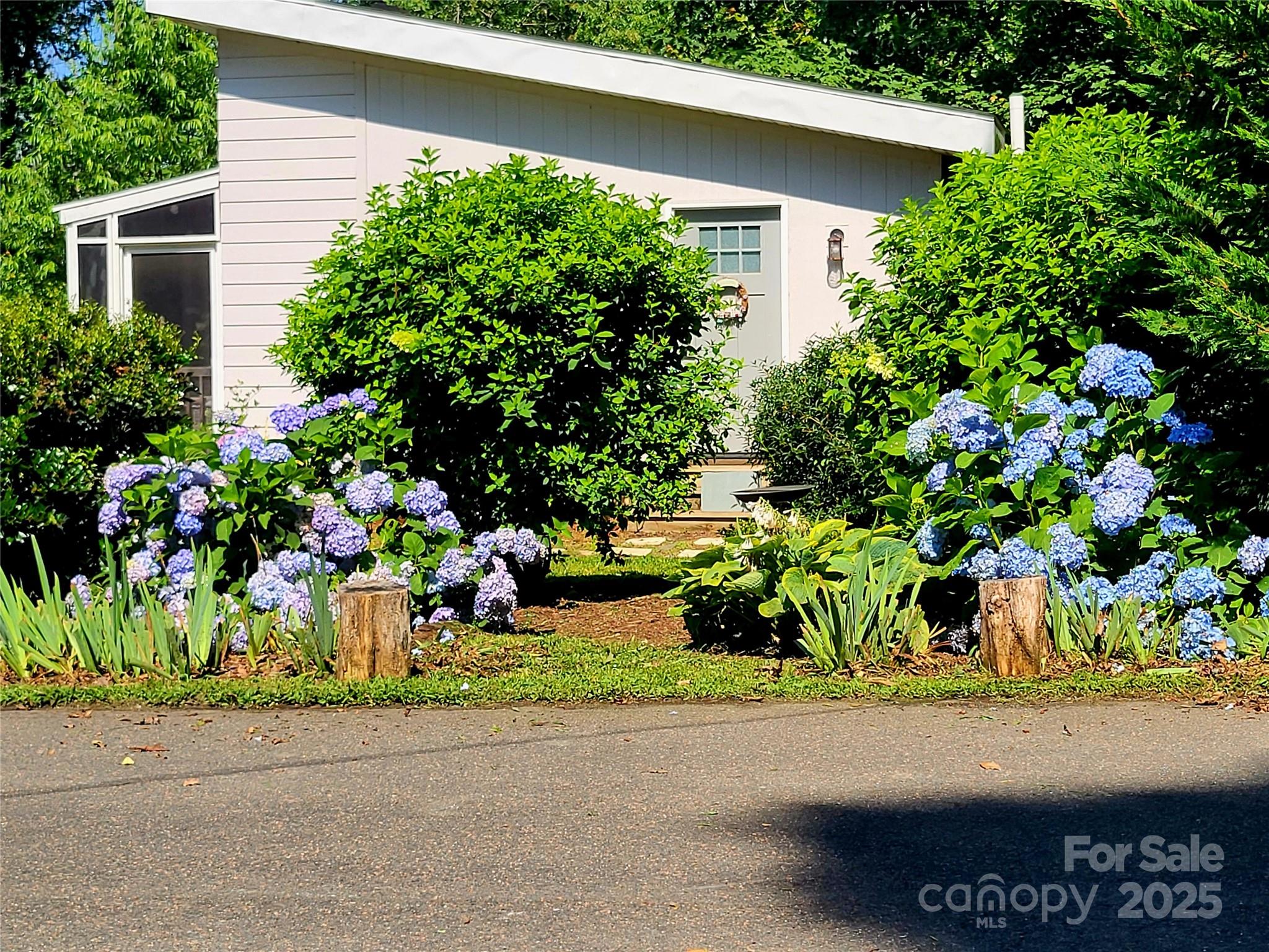 Property image 3 of 211 Summer Street in Grovemont, Swannanoa, NC 28778