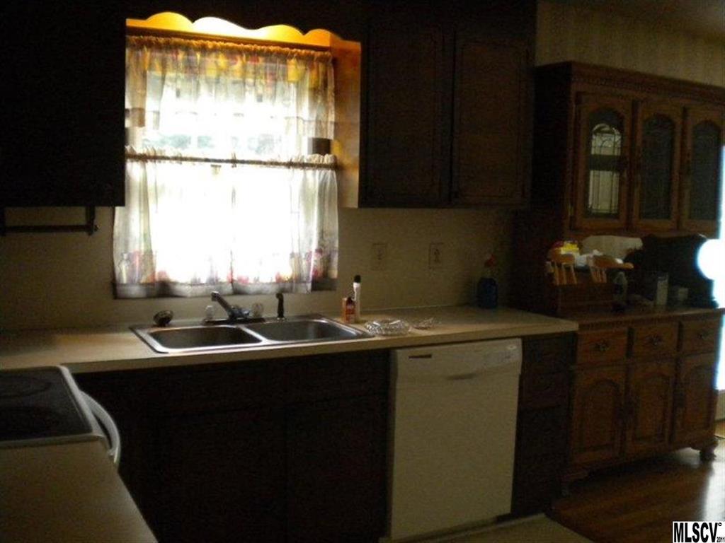 Property image 5 of 4651 Queens Road in Jamestowne, Hickory, NC 28602