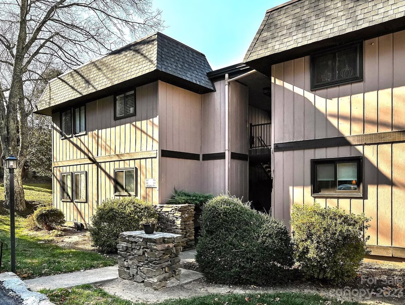 33 Lake Drive