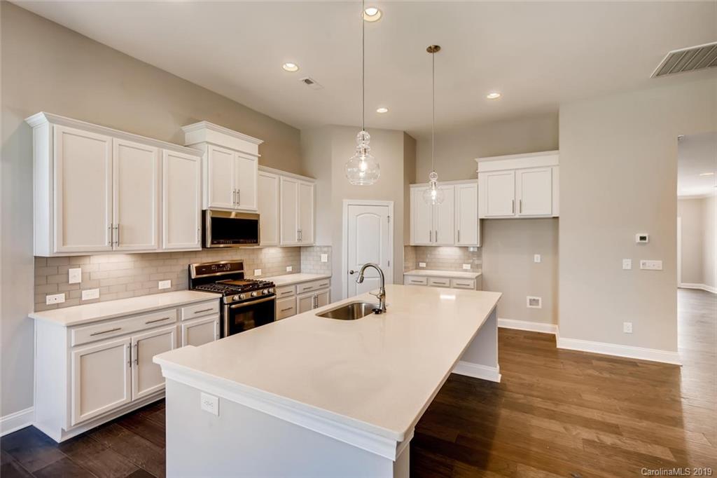 Property image 4 of 1022 Curling Creek Drive in Heritage, Wesley Chapel, NC 28104