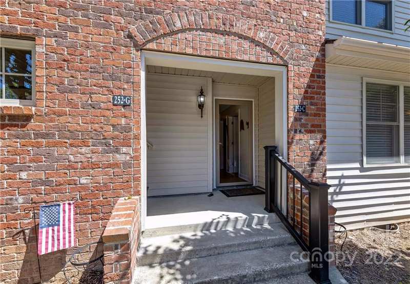 Property image 2 at 252 Wash Creek Drive, Hendersonville, NC 28739