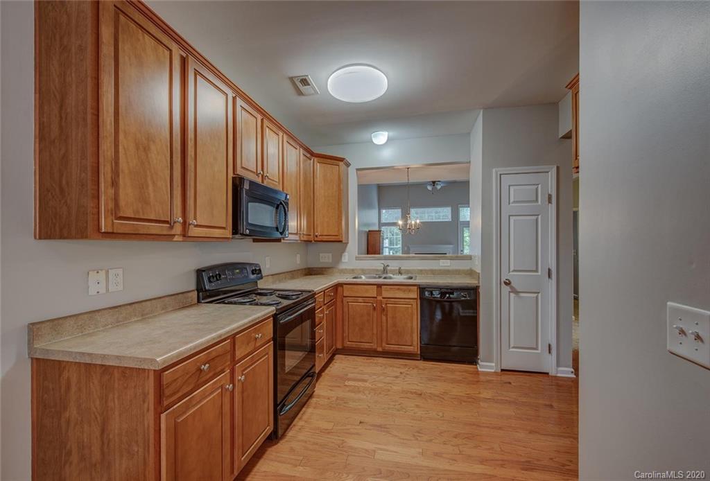 Property image 4 of 1684 Backcreek Lane in Robinwood Village, Gastonia, NC 28054
