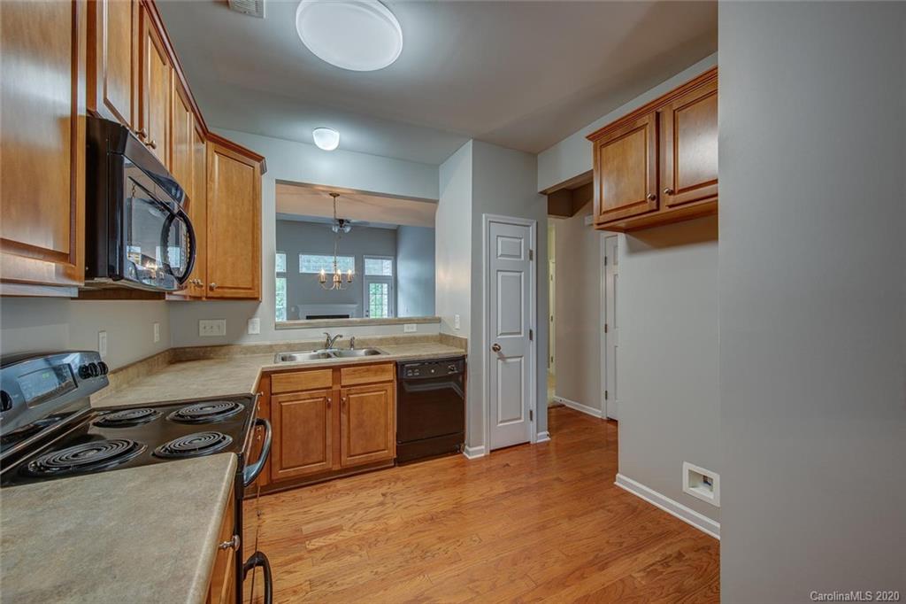Property image 5 of 1684 Backcreek Lane in Robinwood Village, Gastonia, NC 28054
