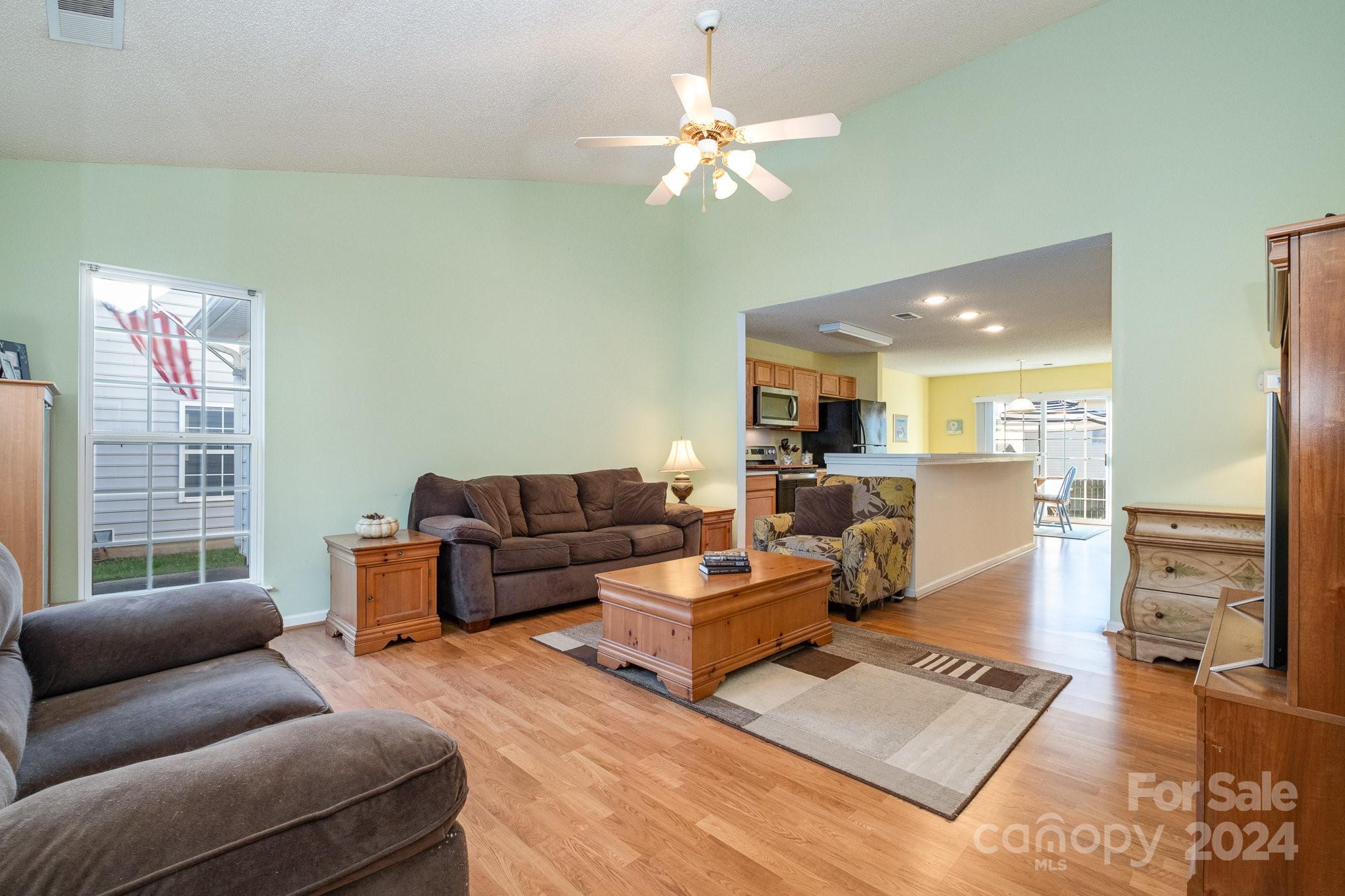 Property image 2 of 2102 Wexford Way in Taras Trace, Statesville, NC 28625