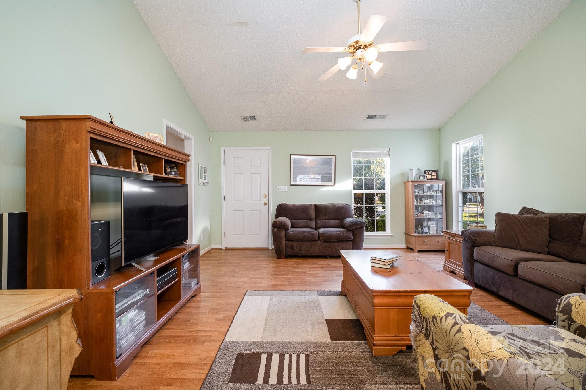 Property image 4 of 2102 Wexford Way in Taras Trace, Statesville, NC 28625