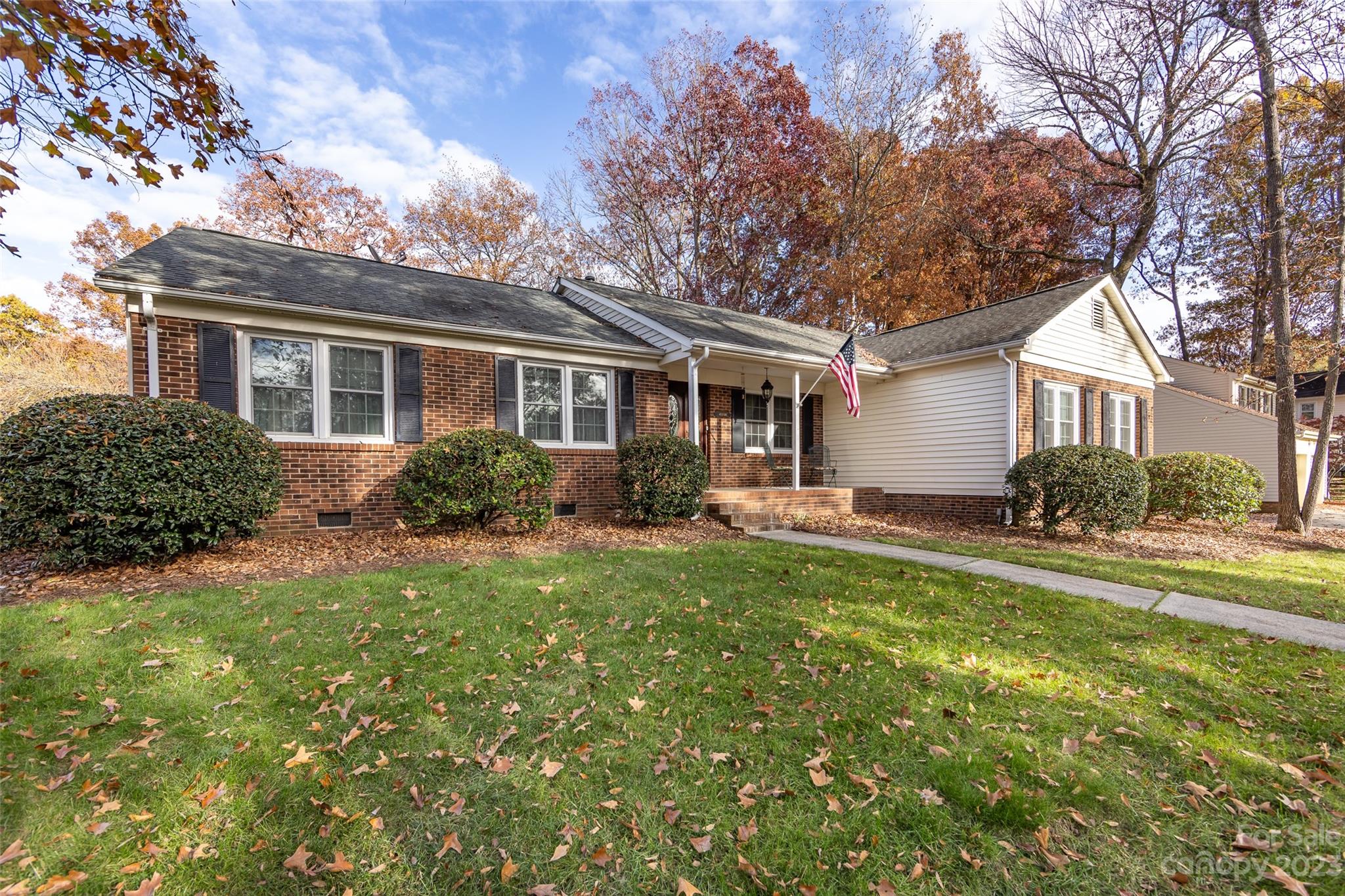 Property image 3 of 4101 Waterford Drive in Carmel Valley, Charlotte, NC 28226