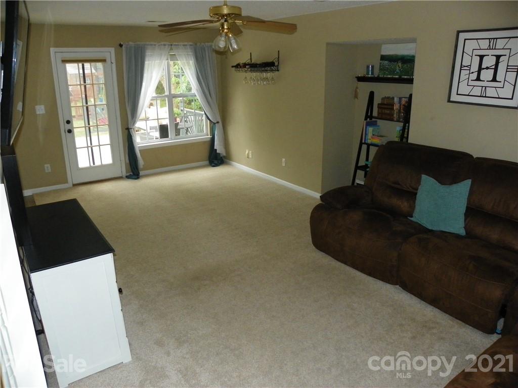 Property image 3 of 2327 Ivy Run Drive in Oak Grove, Indian Trail, NC 28079