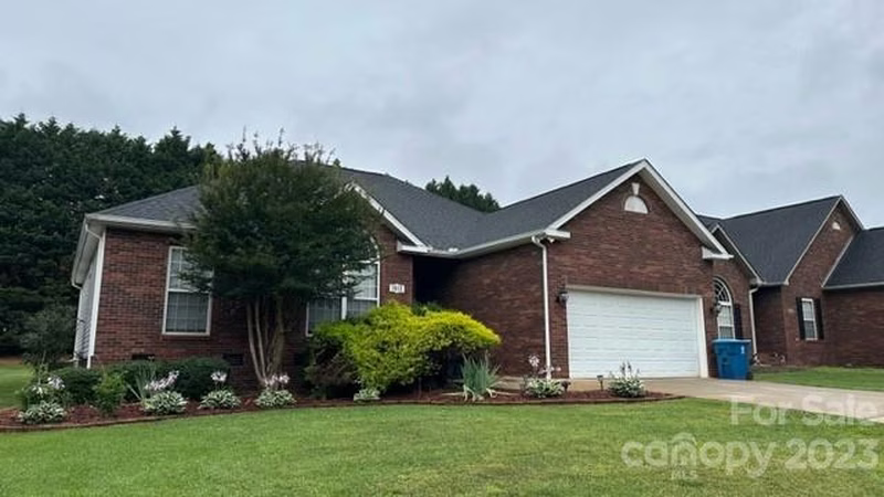 1011 Overhill Road