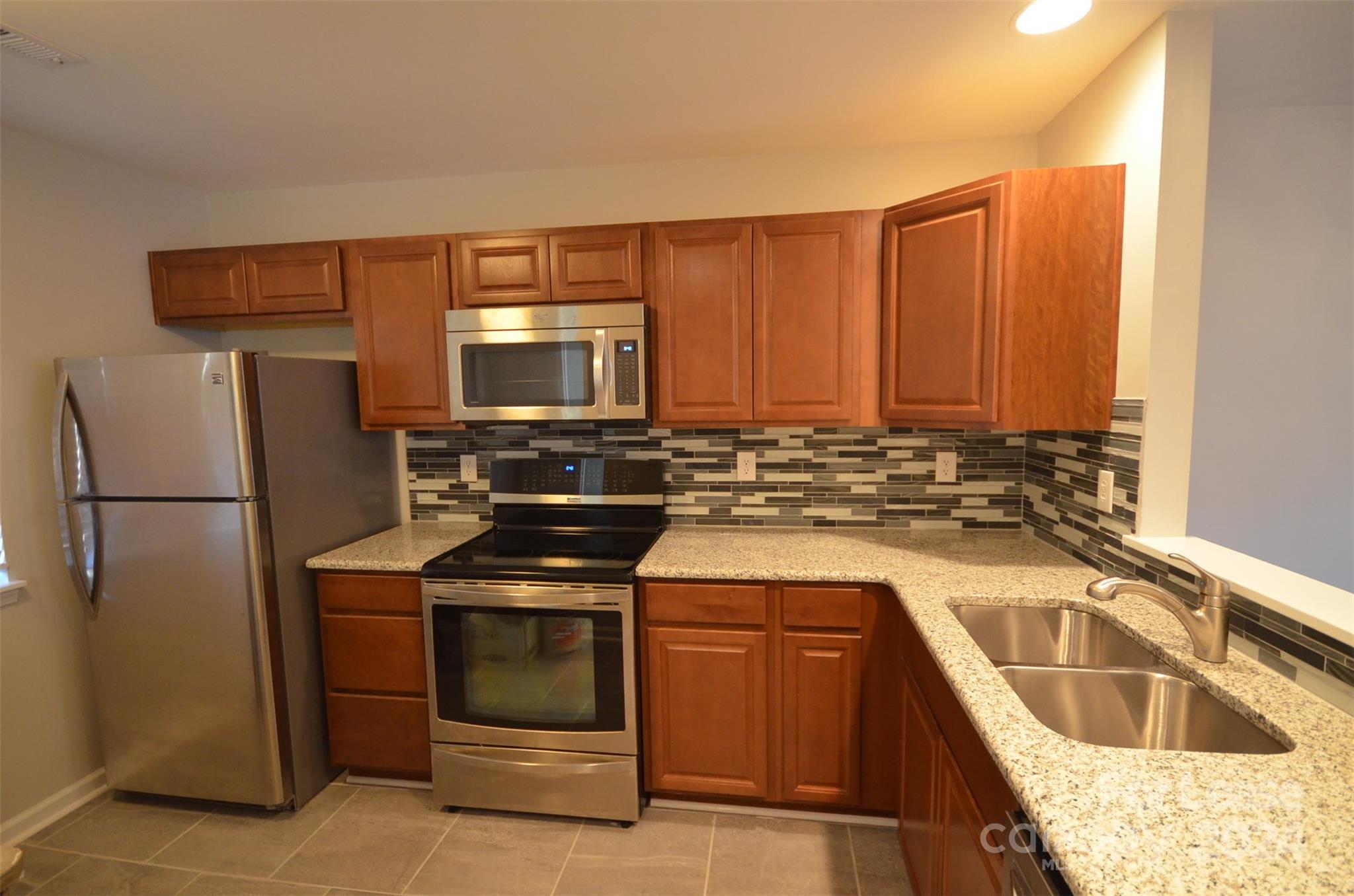 Property image 5 of 3107 Brockhampton Court in Rossmore, Charlotte, NC 28269