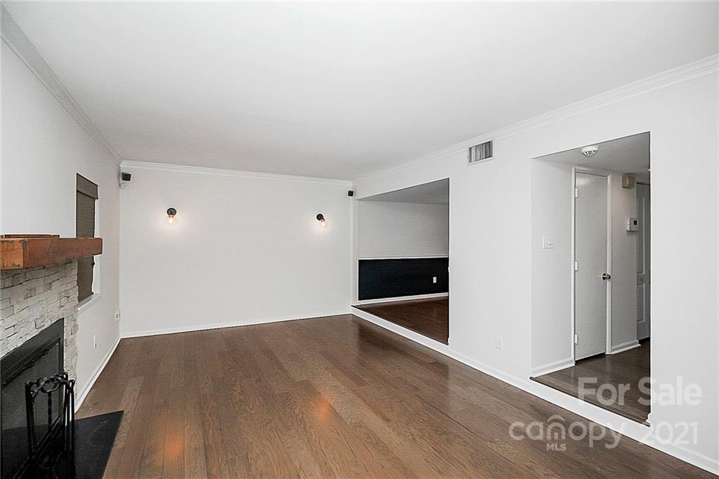 Property image 4 of 3628 Maple Glen Lane in Sir Johns Hill, Charlotte, NC 28226