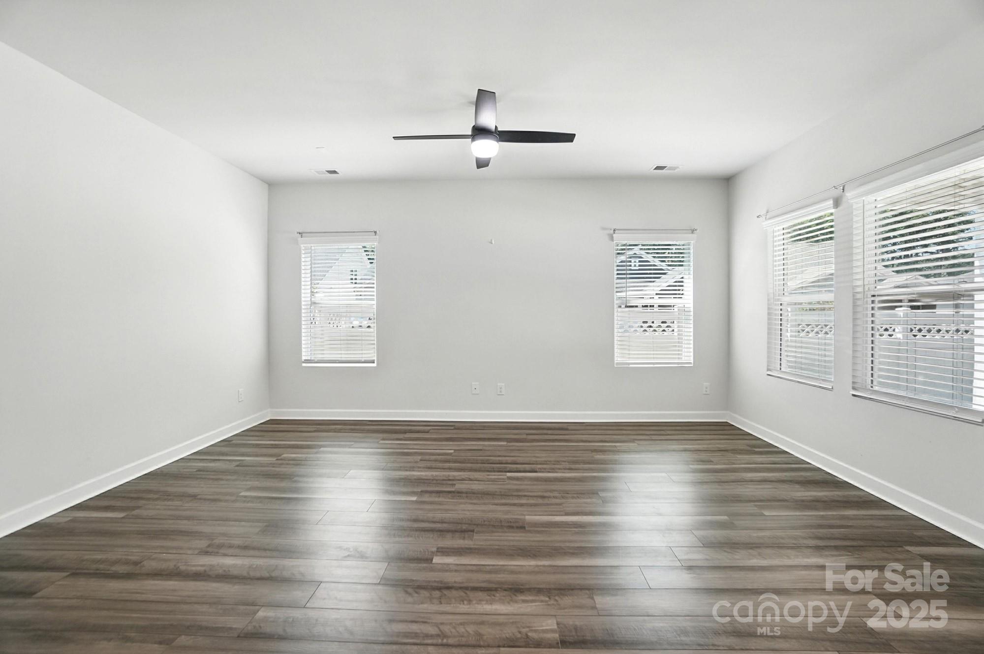 Property image 4 of 9226 Dunwich Drive in Nolen Farm, Gastonia, NC 28056