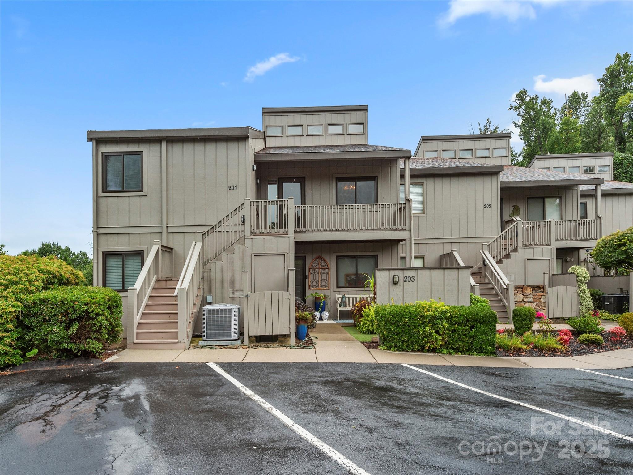 Property image 2 of 201 Juniper Lane in Lakemoor Village, Hendersonville, NC 28739