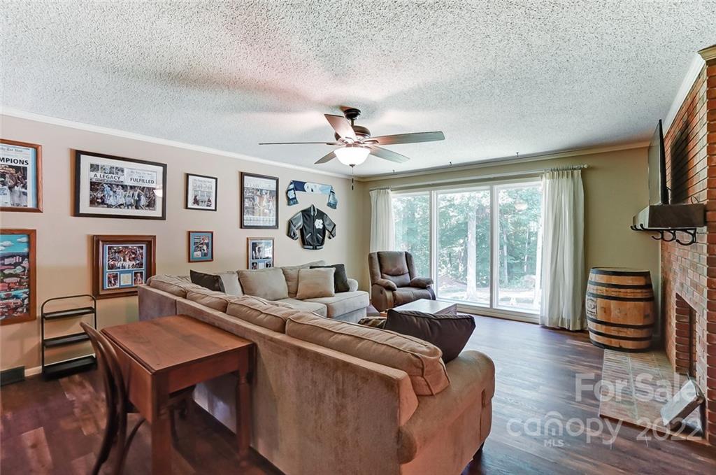 Property image 4 of 1023 Braughton Avenue in Brafford Farms, Concord, NC 28025