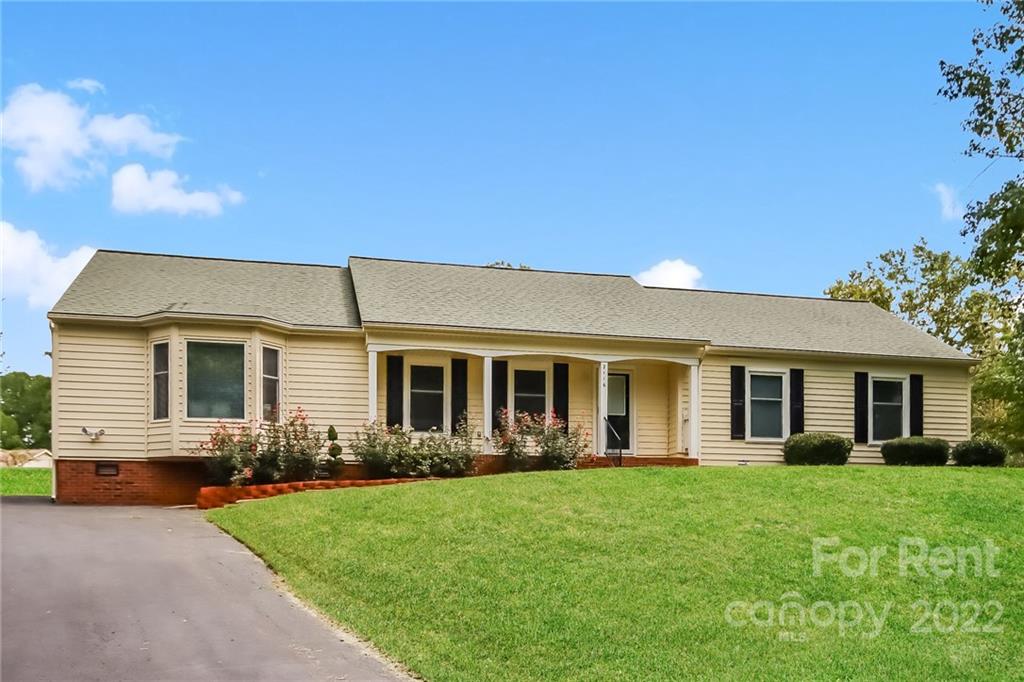 Property image 2 of 2116 Helen Drive in Sedgefield, Gastonia, NC 28054
