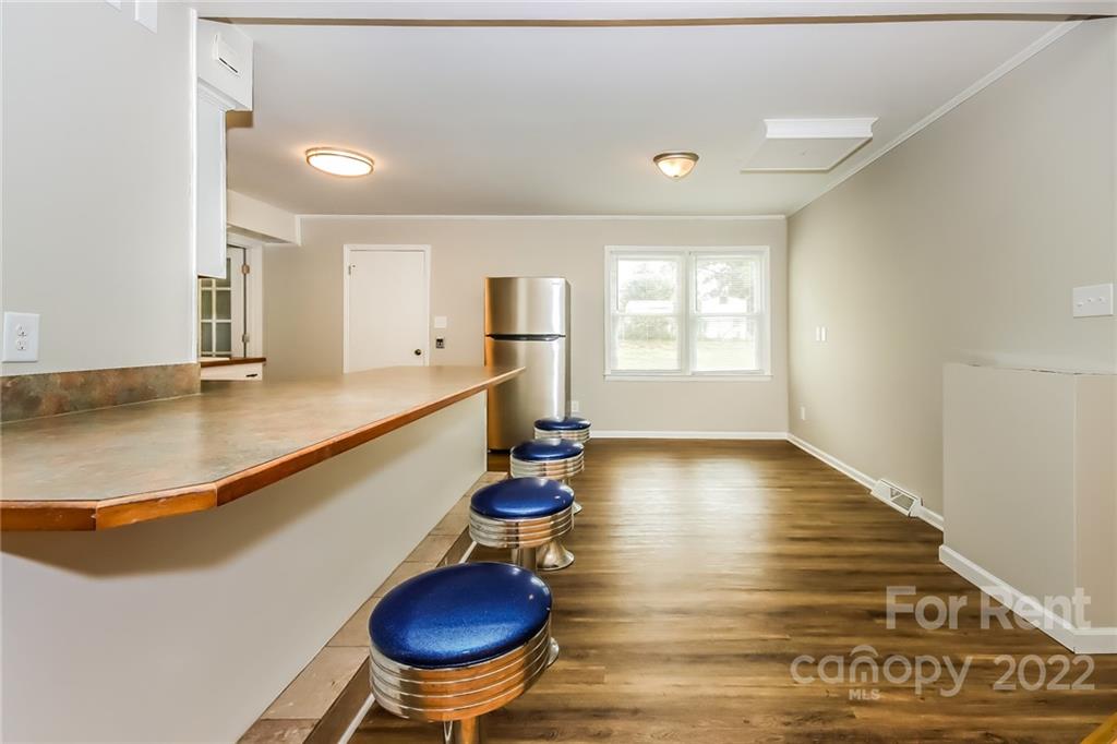 Property image 4 of 2116 Helen Drive in Sedgefield, Gastonia, NC 28054