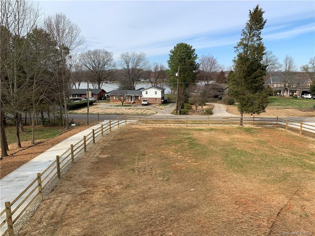 Property image 2 of 181 Ponderosa Circle in Bonanza Park, Mooresville, NC 28117