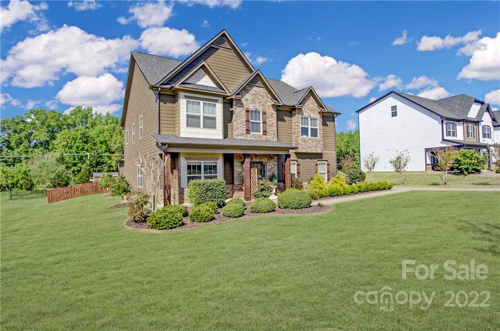 Property image 2 of 1806 Laurel Hill Drive in Briarcrest North, Waxhaw, NC 28173