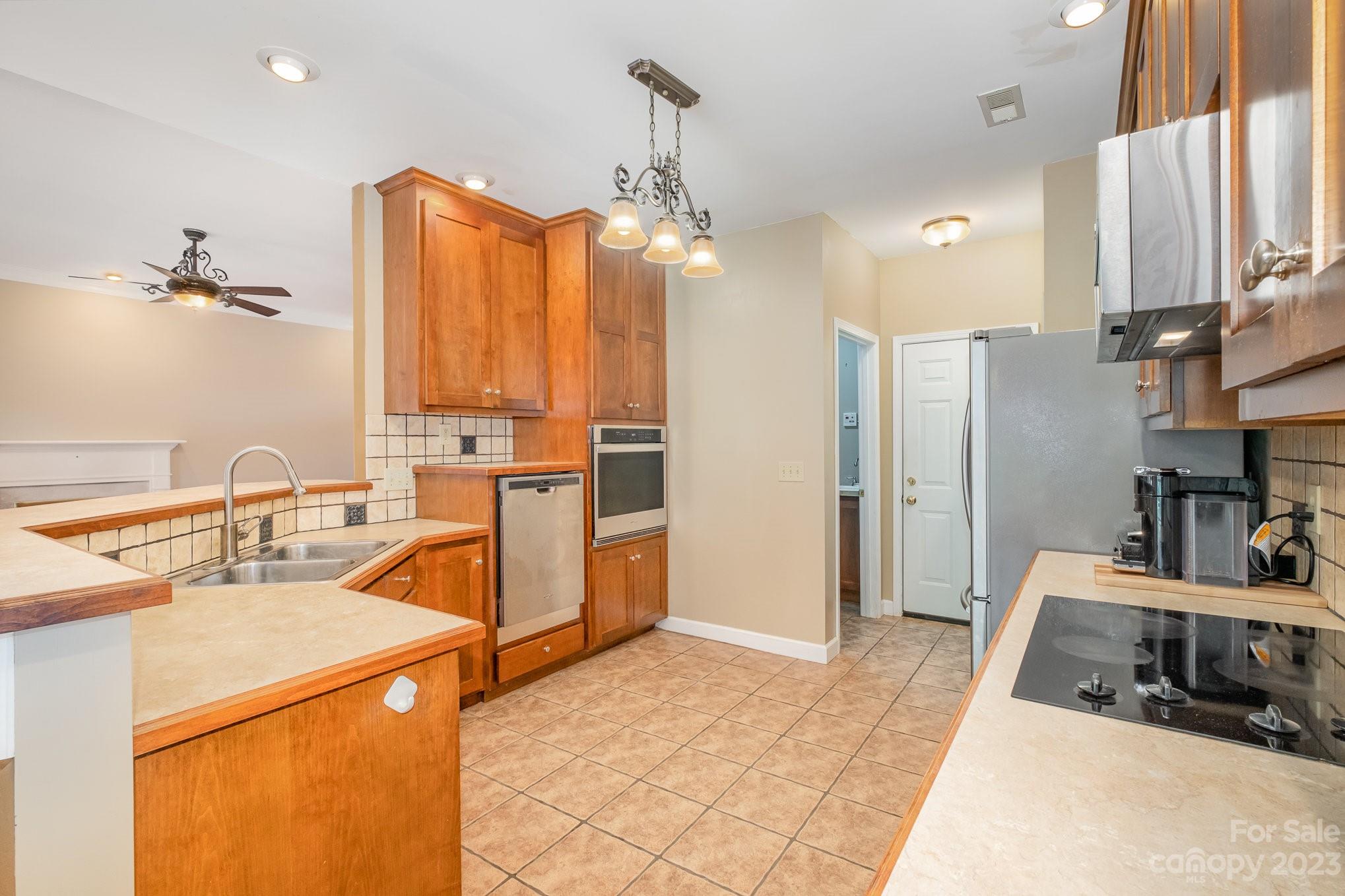 Property image 3 of 811 Wendermere Circle in Reserve at the Country Club, Salisbury, NC 28144