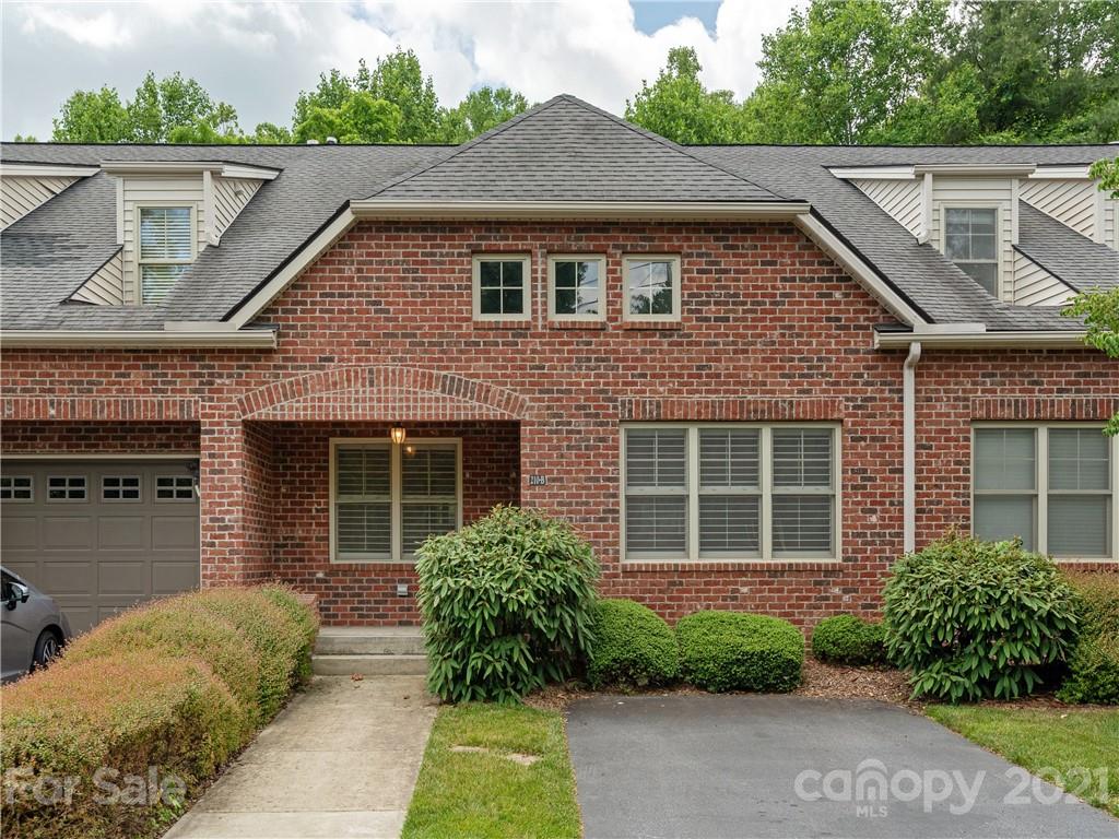 Property image 2 of 210 Wash Creek Drive in The Cloisters, Hendersonville, NC 28739