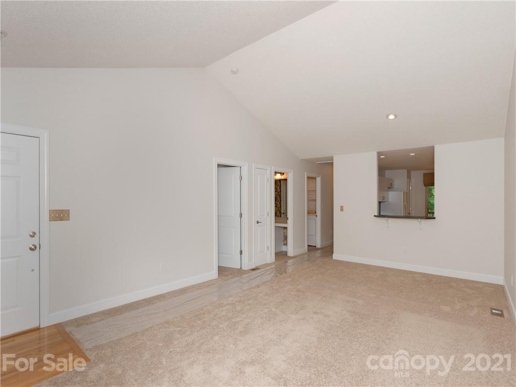 Property image 4 of 210 Wash Creek Drive in The Cloisters, Hendersonville, NC 28739