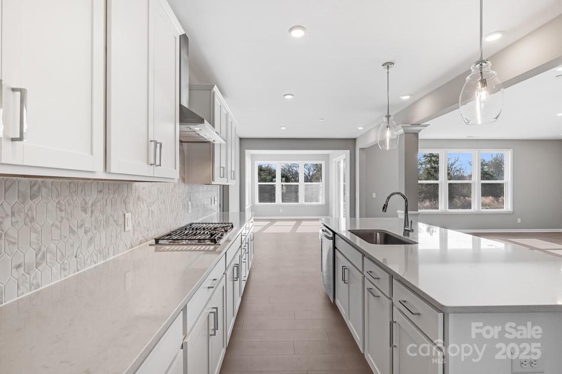 Property image 3 of 5703 Allburn Parkway in Allburn, Concord, NC 28027