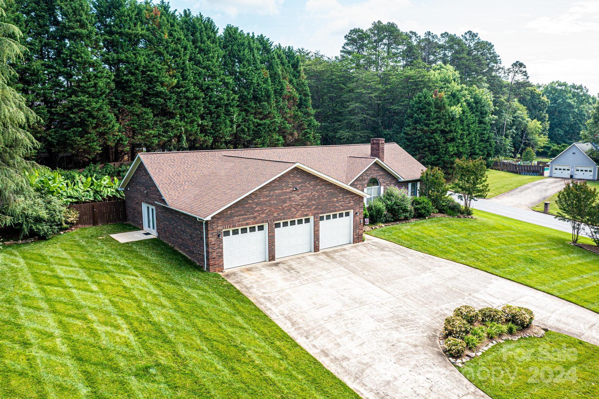 Property image 2 of 3625 Wandering Lane in Catawba Springs, Hickory, NC 28601