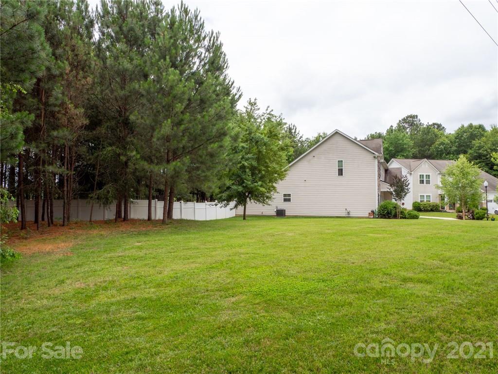 Property image 4 of 3074 Robusta Court in Rosegate, Gastonia, NC 28056