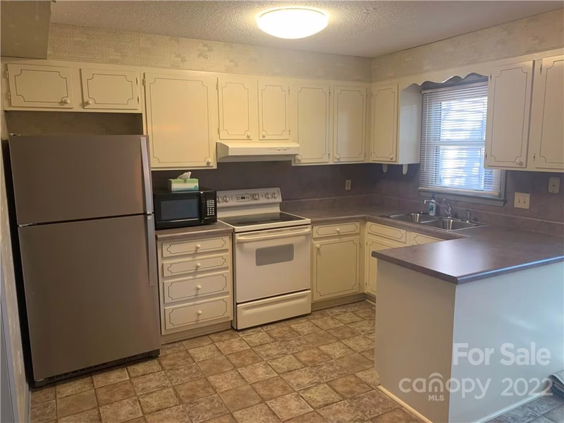 Property image 2 at 1330 5th Street, Hickory, NC 28601
