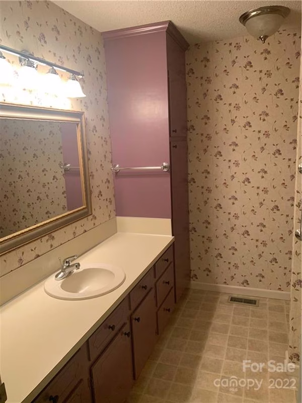 Property image 5 at 1330 5th Street, Hickory, NC 28601