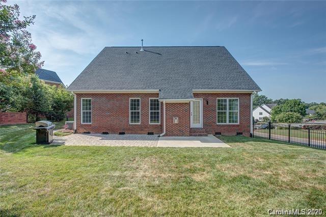 Property image 2 of 2568 Firethorn Court in Cypress Pointe, Gastonia, NC 28056