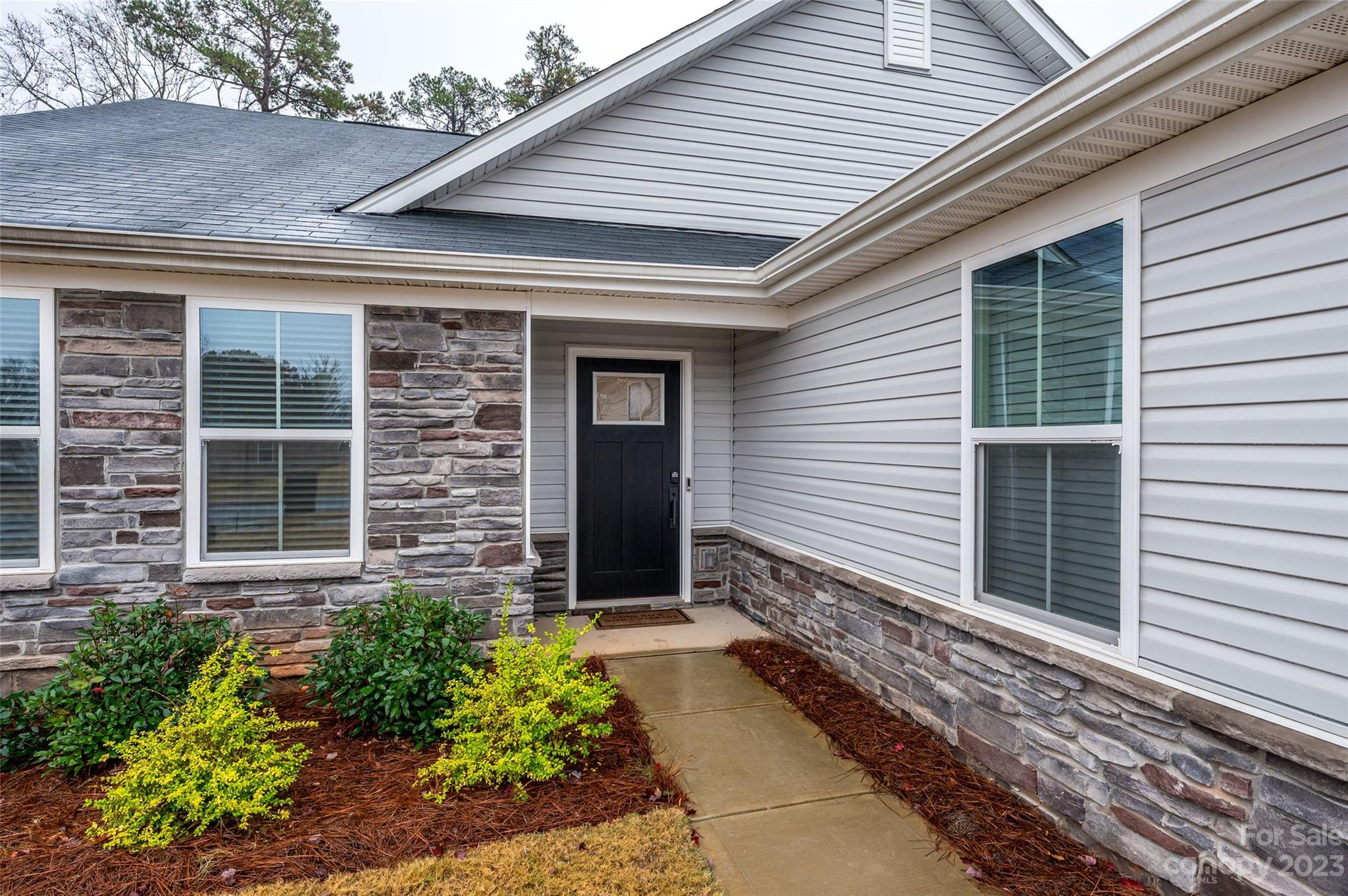 Property image 2 of 9630 Wardley Drive in Woodgrove, Charlotte, NC 28215