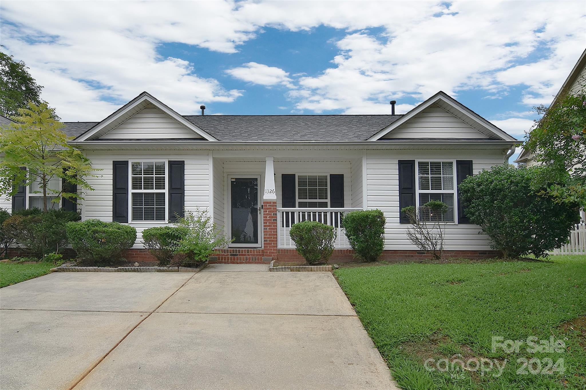 Property image 2 of 1326 Pampas Circle in Camellia Corners, Rock Hill, SC 29732