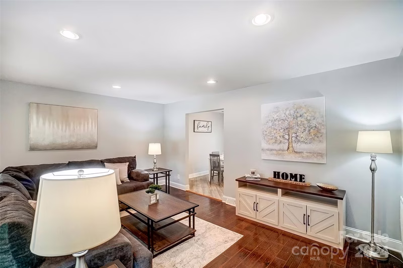 Property image 5 at 5411 Hollirose Drive, Charlotte, NC 28227