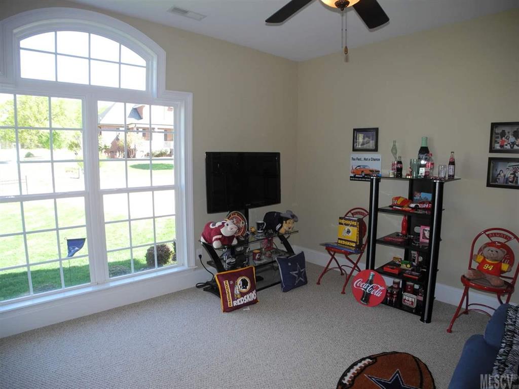 Property image 3 of 2828 Levinfield Lane in Levinwood, Lincolnton, NC 28092