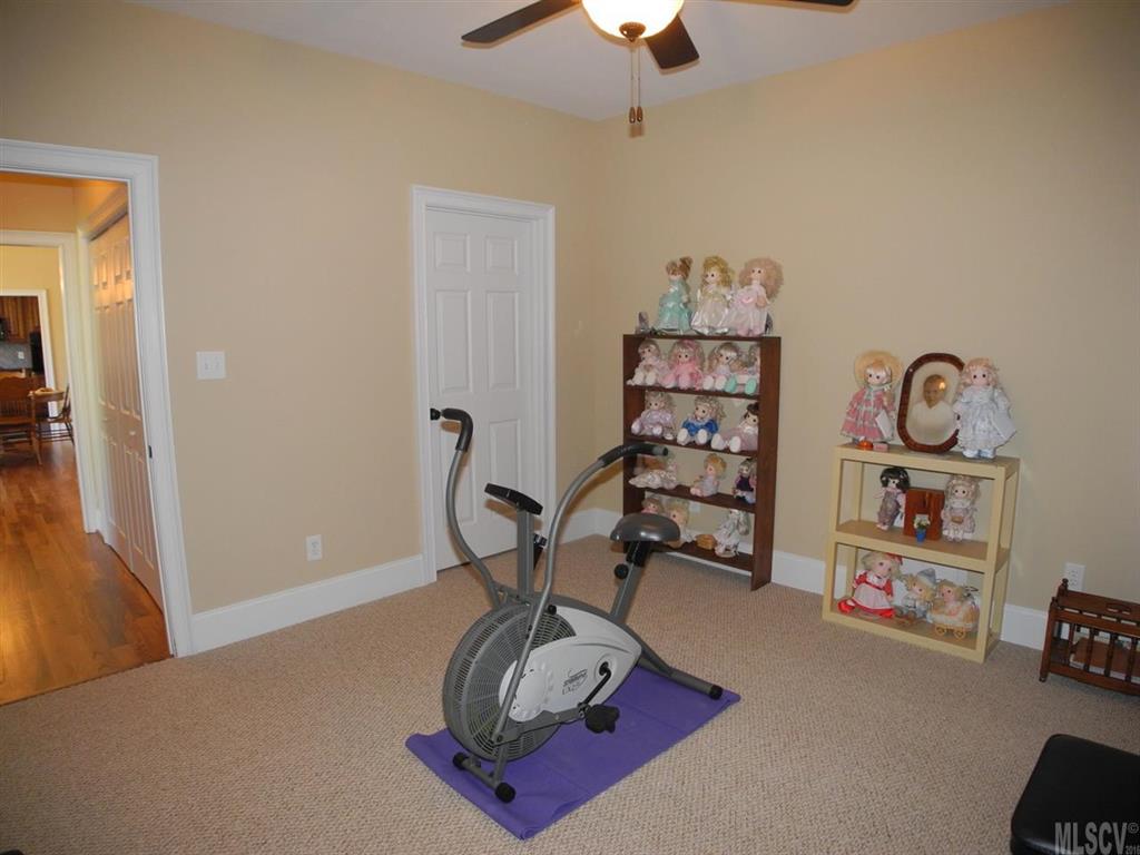Property image 4 of 2828 Levinfield Lane in Levinwood, Lincolnton, NC 28092