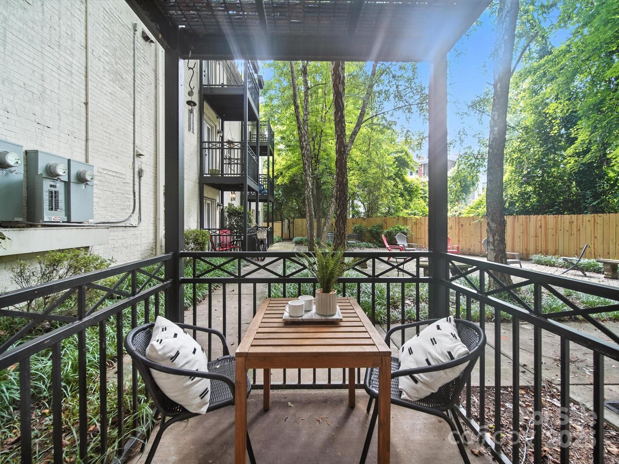 Property image 4 of 4923 Park Road in Selwyn Commons, Charlotte, NC 28209
