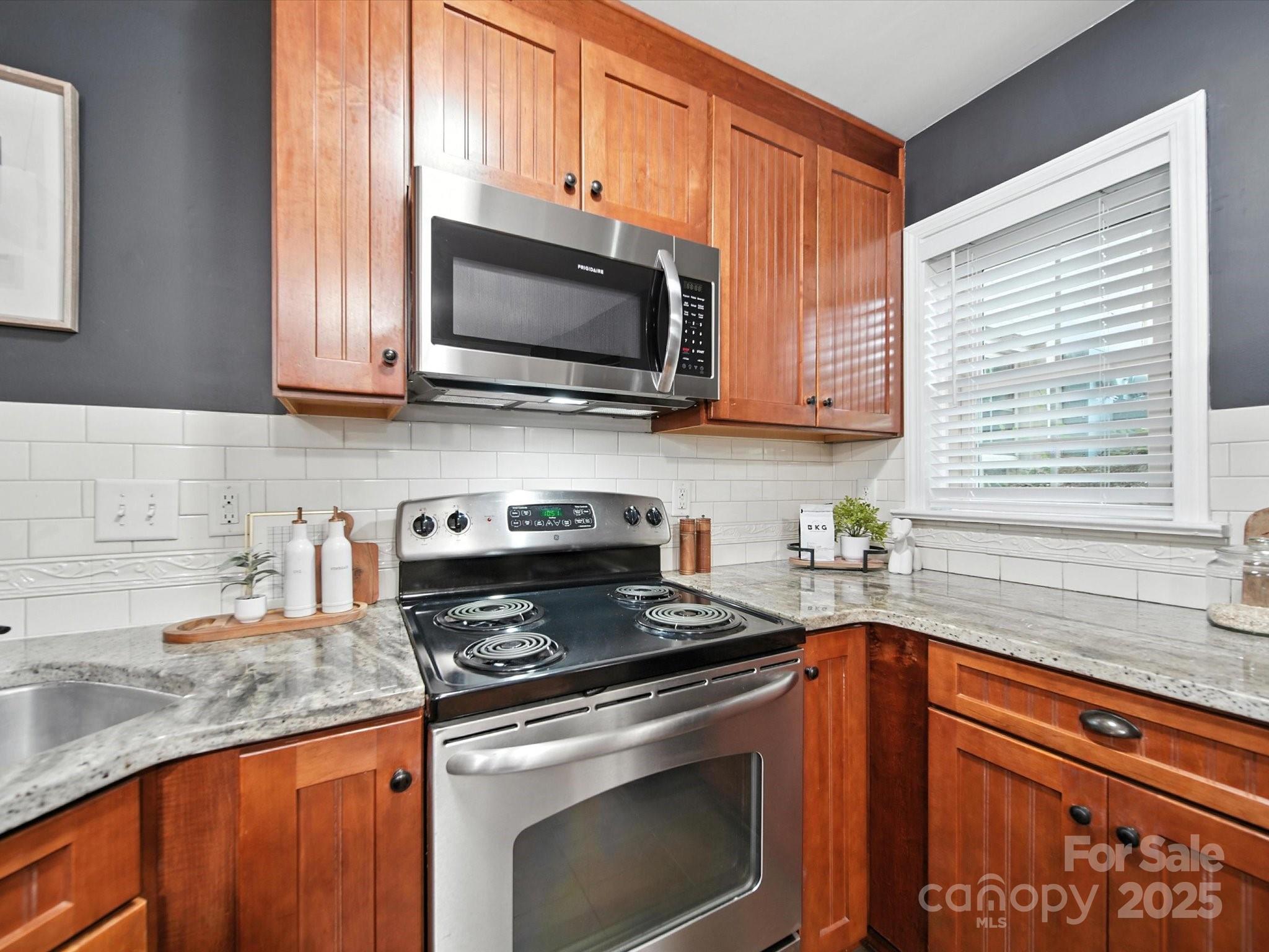 Property image 5 of 4923 Park Road in Selwyn Commons, Charlotte, NC 28209