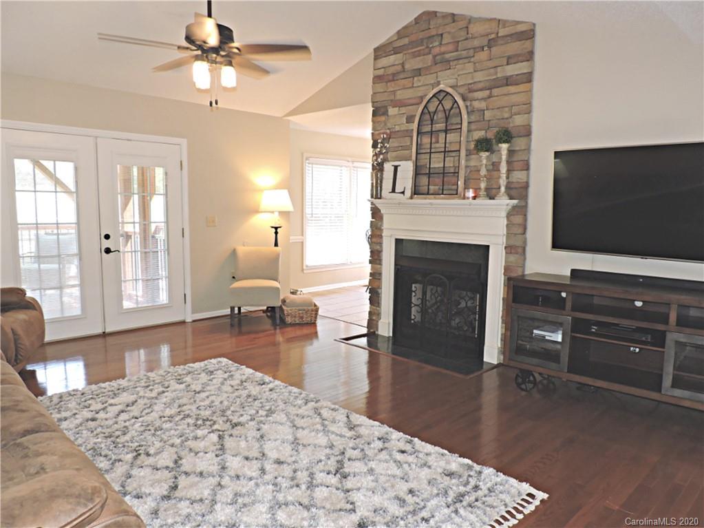 Property image 3 of 2586 Chandy Street in Walnut Creek, Newton, NC 28658