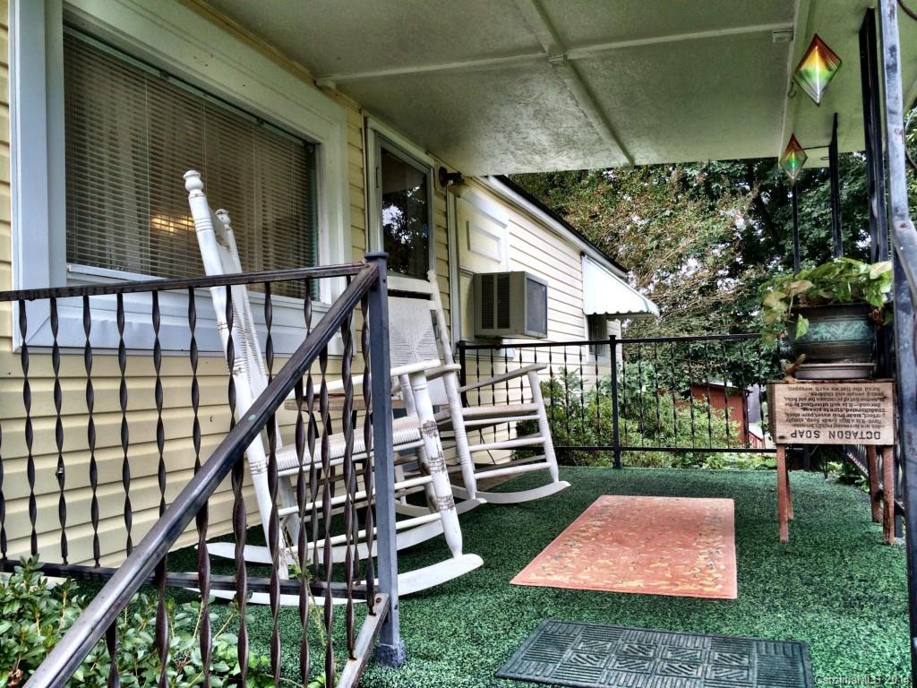 Property image 2 of 125 Ensign Place in Cove View Park, Mooresville, NC 28117