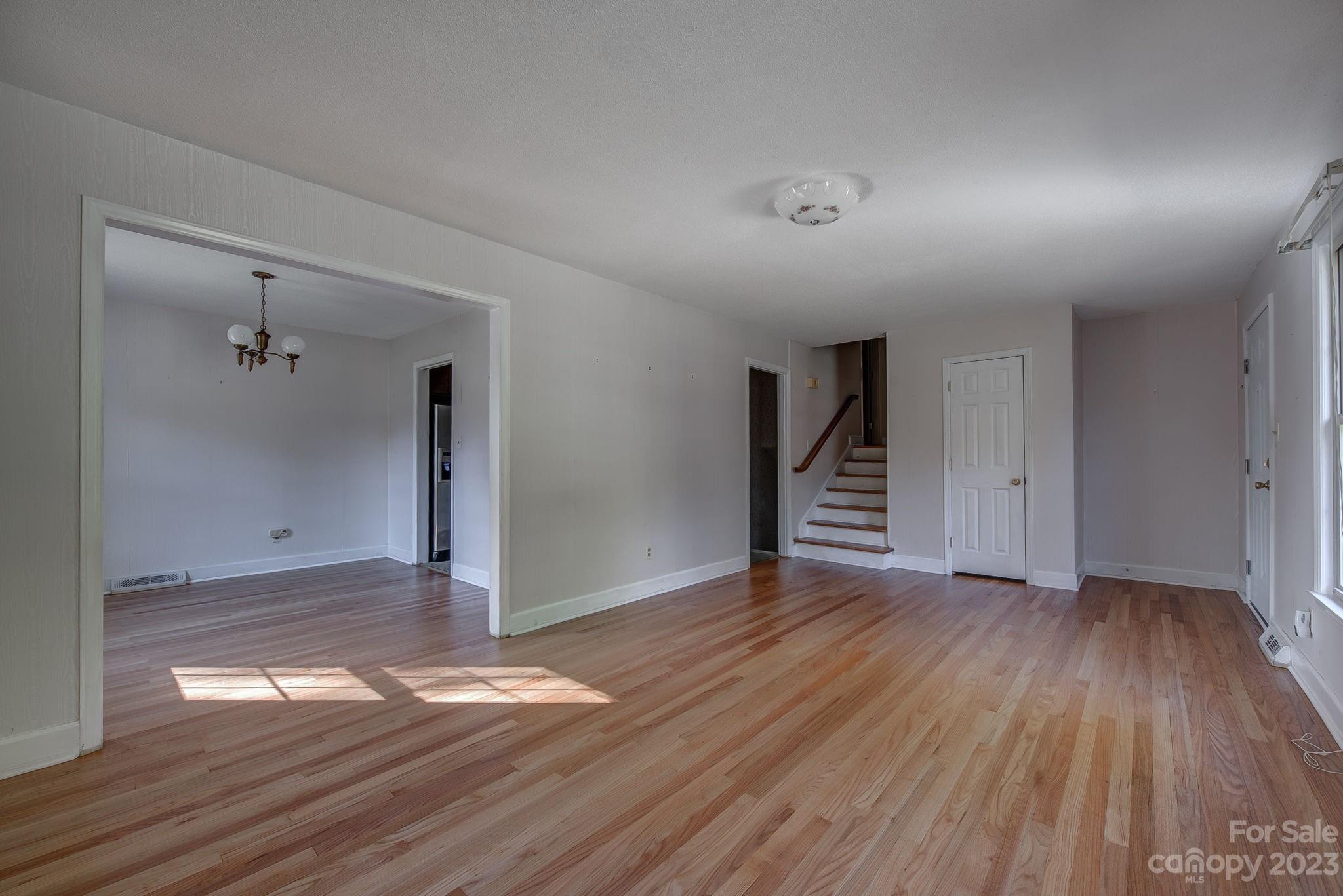 Property image 3 of 1621 Dixon Road in Kingswood, Gastonia, NC 28054